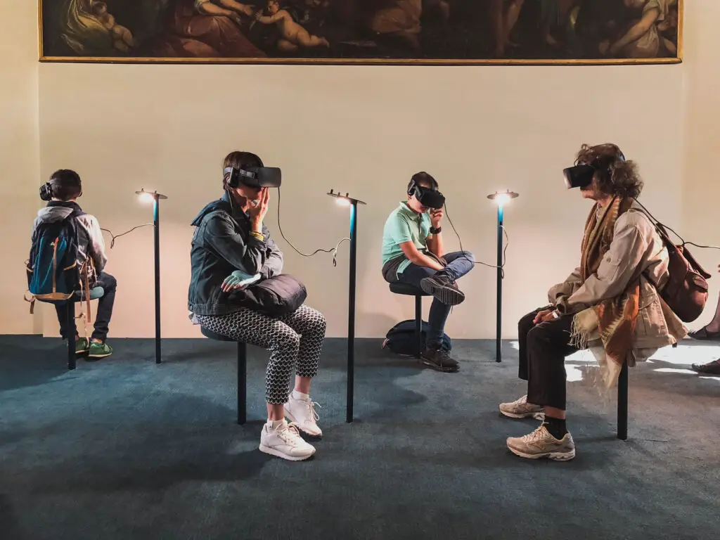 People using virtual reality to learn foreign vocabulary